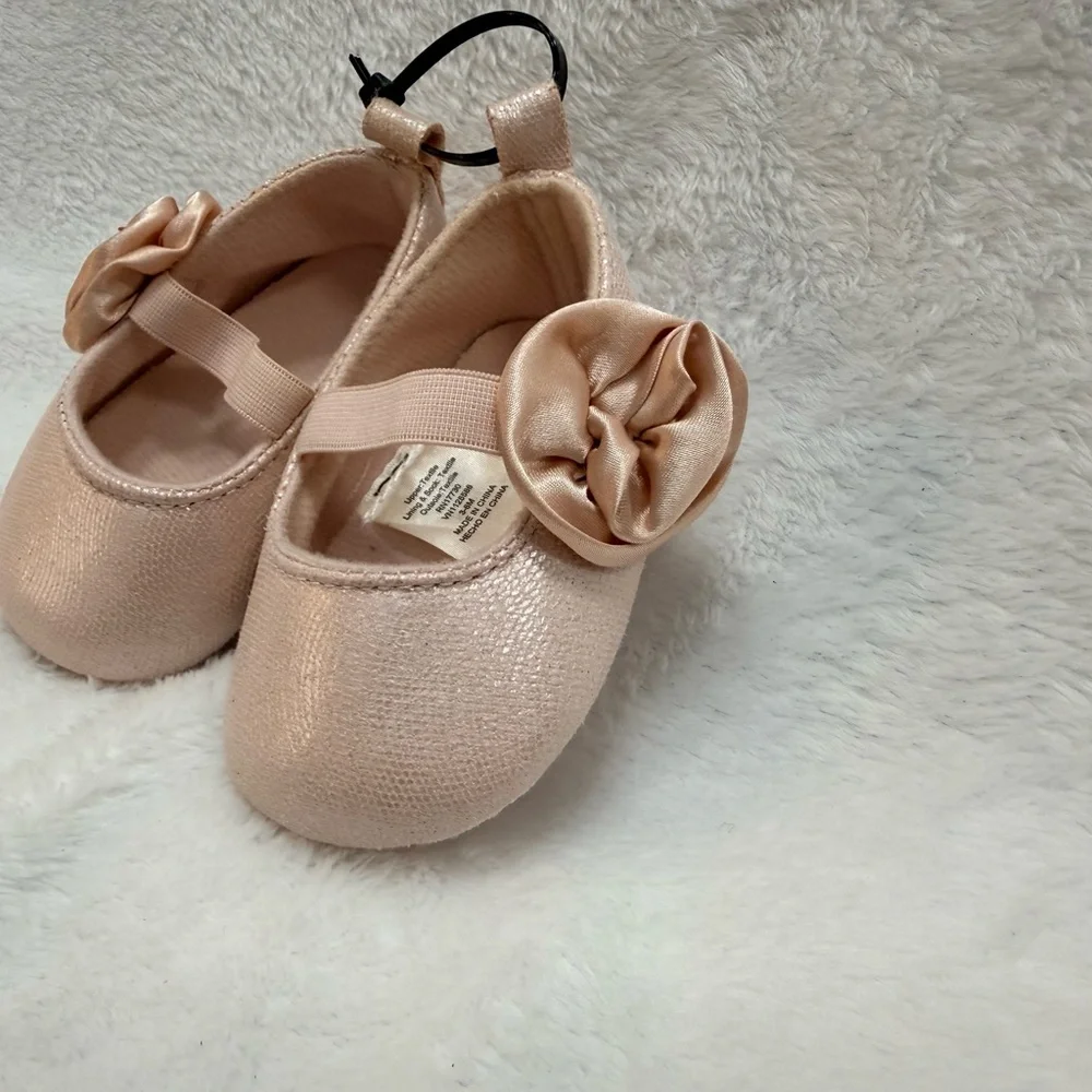 Baby Gap Shimmer Pink Mary Jane Ballet Crib Shoes 3-6M EUC Floral‎ Accent